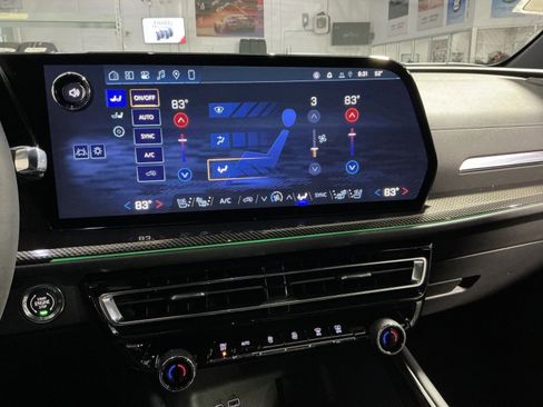 New 2026 Chevrolet Traverse High Country w/ LPO, Floor Liner Package image 29