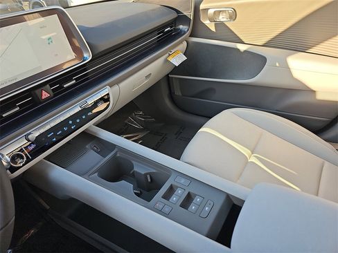 New 2025 Hyundai Ioniq 6 SEL image 24
