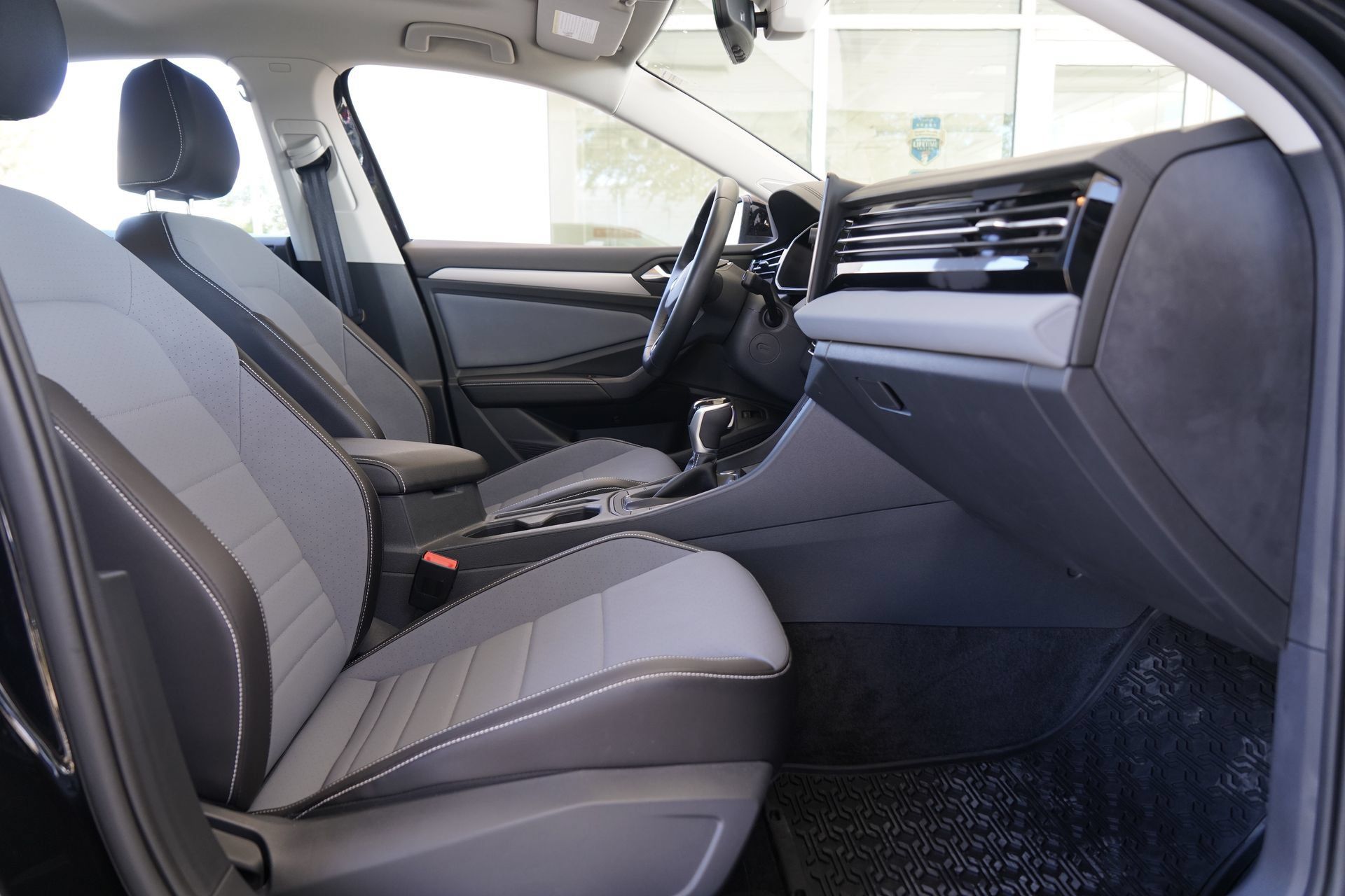 Certified 2026 Volkswagen Jetta SE FWD image 23
