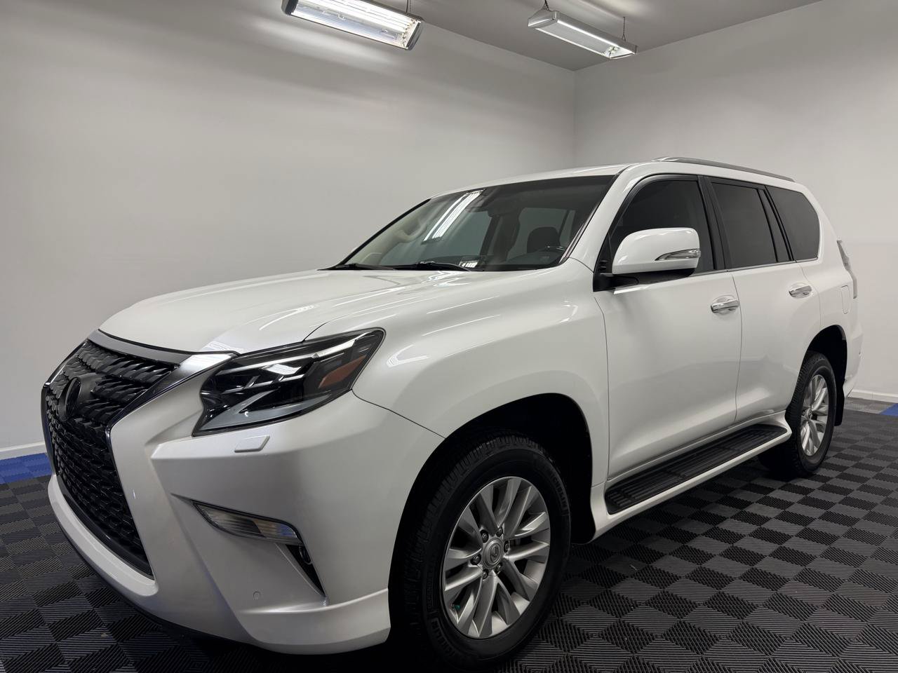 Used 2021 Lexus GX 460 Premium w/ Premium Plus Package AWD/4WD image 3