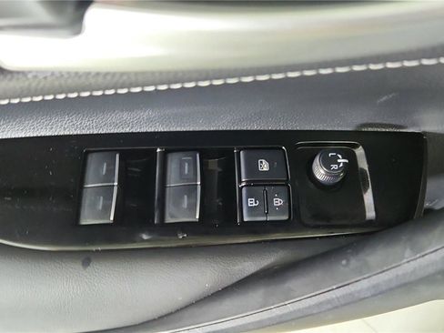 Used 2022 Toyota Corolla SE image 16