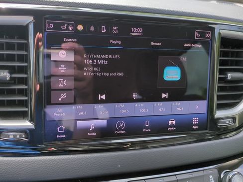 Used 2022 Chrysler Pacifica Touring-L FWD image 18