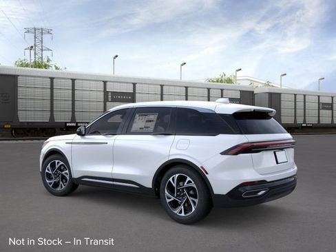 New 2026 Lincoln Nautilus Premier AWD/4WD image 4