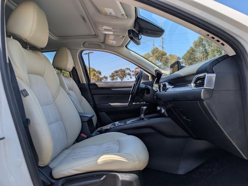 Used 2018 MAZDA CX-5 Touring w/ Preferred Equipment Package FWD image 8