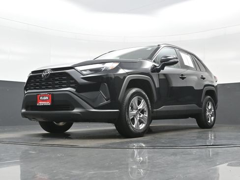 Used 2025 Toyota RAV4 XLE AWD/4WD image 28