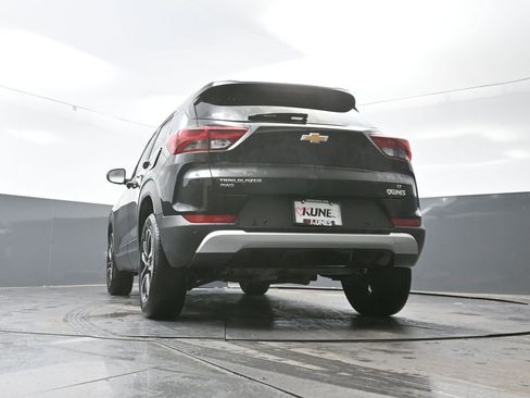 Used 2025 Chevrolet TrailBlazer LT w/ Driver Confidence Package image 32