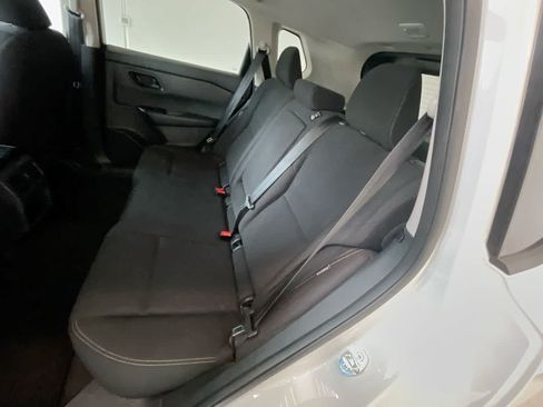 Used 2024 Nissan Rogue S AWD/4WD image 21