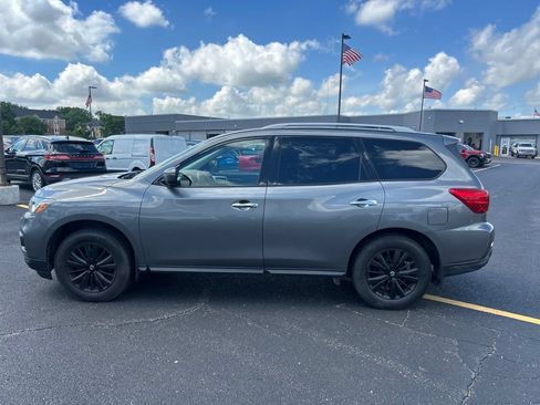 Used 2019 Nissan Pathfinder SV AWD/4WD image 8