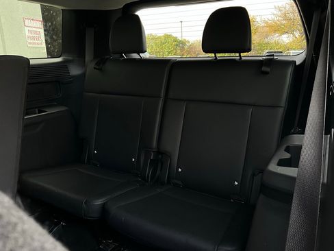 Used 2025 Hyundai Santa Fe SEL image 12