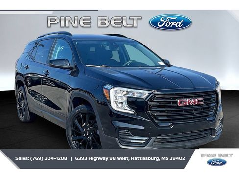 Used 2023 GMC Terrain SLE w/ Driver Convenience Package FWD image 1