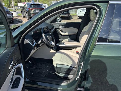 Used 2024 BMW X1 xDrive28i w/ Technology Package AWD/4WD image 11