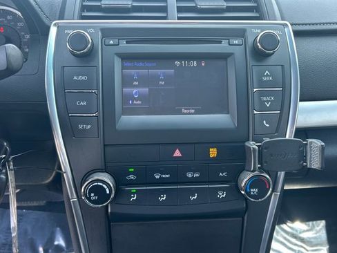 Used 2015 Toyota Camry SE image 18