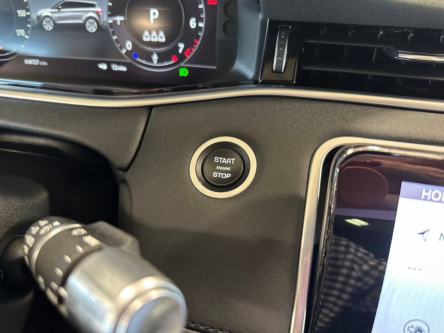 Used 2020 Land Rover Range Rover Evoque SE AWD/4WD image 25