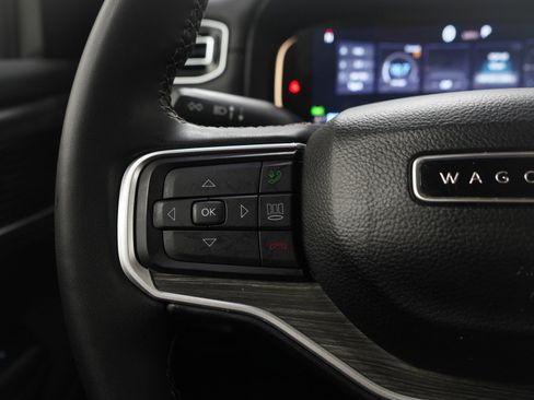 Used 2024 Jeep Wagoneer Series III w/ Premium Group I image 30