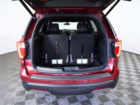 Certified 2019 Ford Explorer XLT w/ Equipment Group 202A image 9