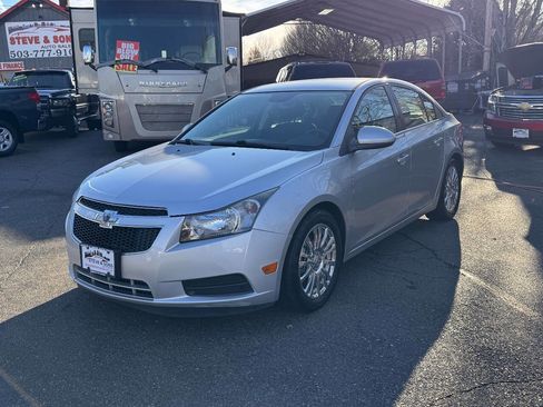 Used 2014 Chevrolet Cruze Eco image 9