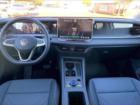 New 2026 Volkswagen Tiguan SE AWD/4WD image 5