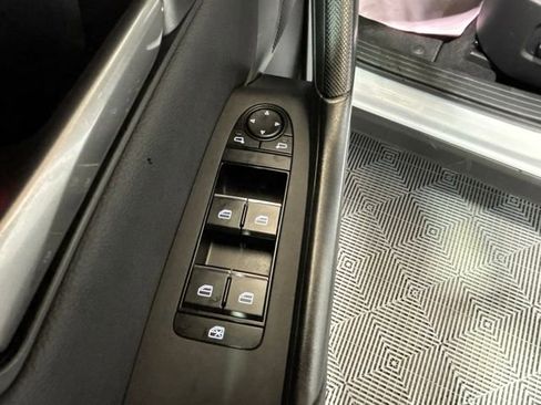 Used 2025 MAZDA CX-50 AWD 2.5 S w/ Premium Package image 18