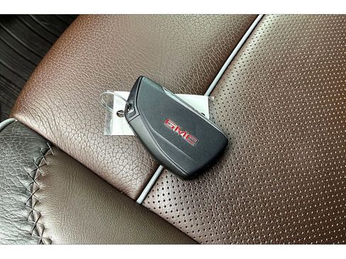 Used 2025 GMC Sierra 3500 Denali w/ Denali Reserve Package image 36