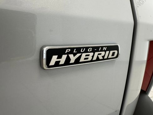 New 2025 Ford Escape SE FWD image 38