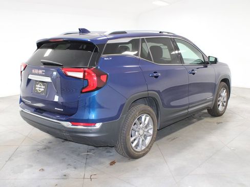 Used 2022 GMC Terrain SLT w/ Tech Package image 9