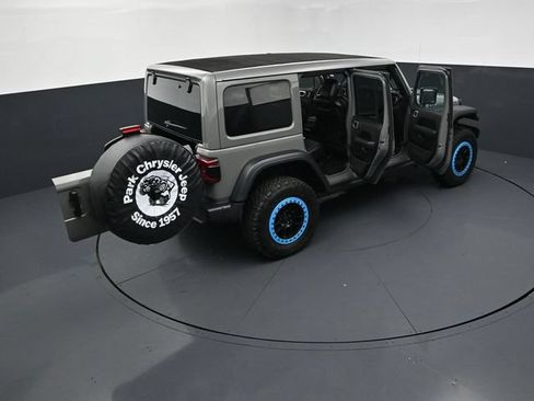 Used 2023 Jeep Wrangler Unlimited Rubicon 4xe w/ Cold Weather Group AWD/4WD image 29