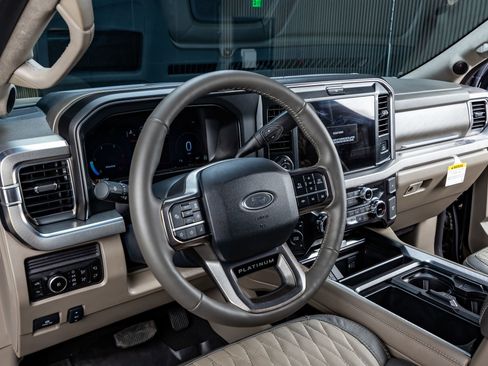 Used 2025 Ford F450 Platinum w/ Platinum Plus Package image 16