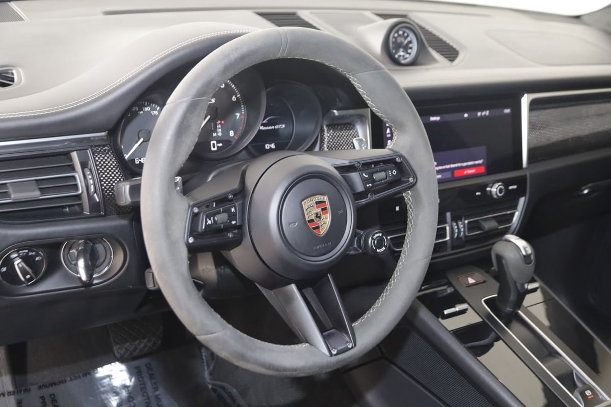 Used 2023 Porsche Macan GTS w/ GTS Sport Package AWD/4WD image 6