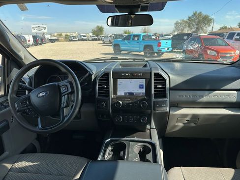 Used 2022 Ford F250 XLT w/ FX4 Off-Road Package image 25
