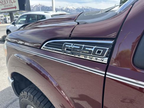 Used 2016 Ford F250 Lariat w/ Chrome Package image 9