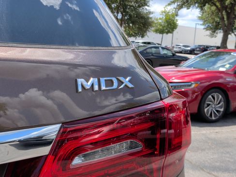 Used 2019 Acura MDX w/ Technology & Entertainment AWD/4WD image 12