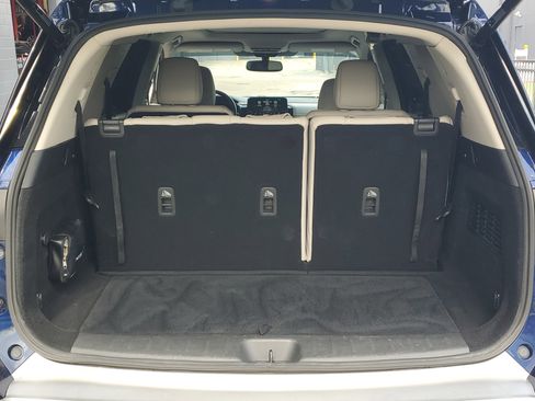 Certified 2022 Nissan Pathfinder Platinum w/ Cargo Package AWD/4WD image 7