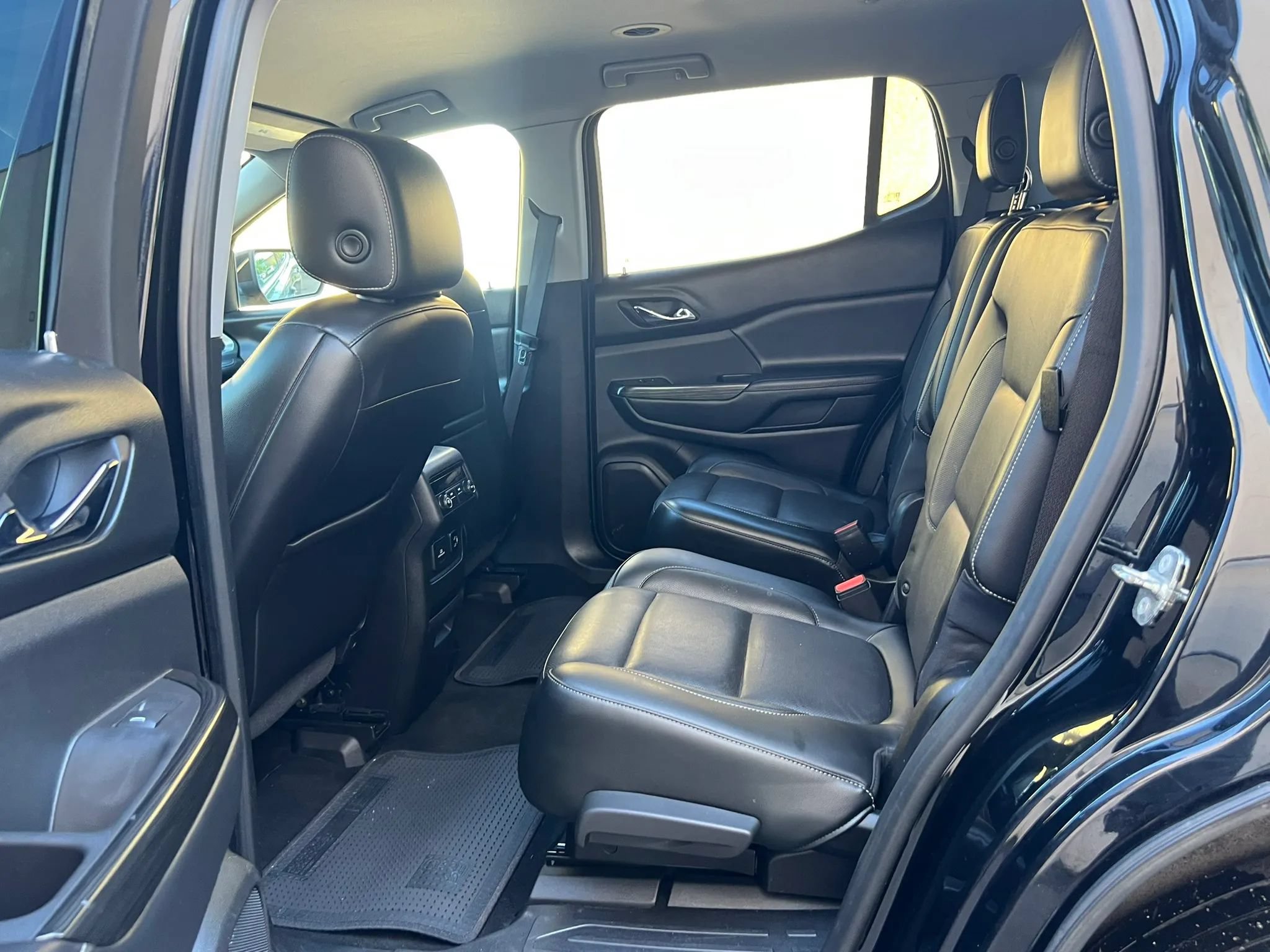 Used 2018 GMC Acadia SLT AWD/4WD image 28