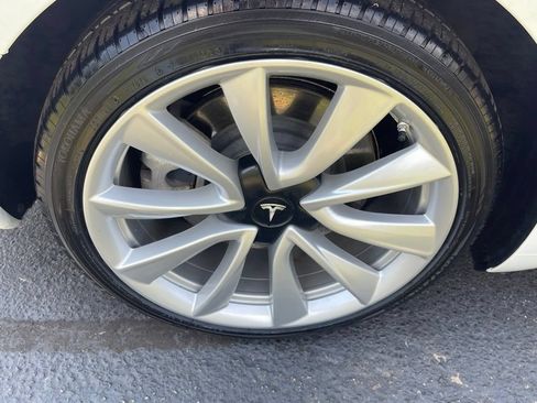 Used 2020 Tesla Model 3 Long Range AWD/4WD image 28
