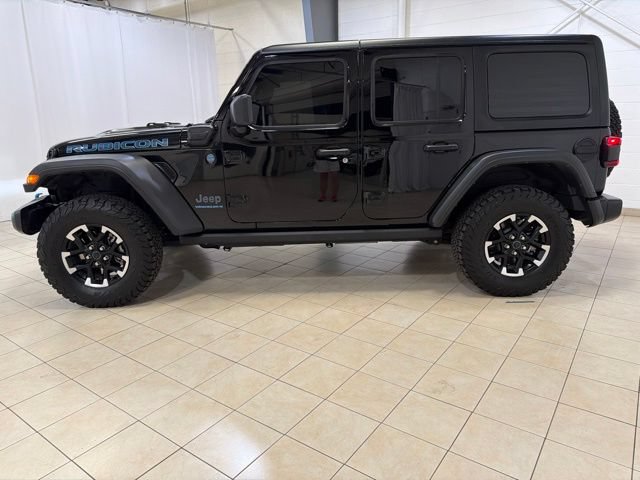 Used 2025 Jeep Wrangler Unlimited Rubicon 4xe w/ Safety Group AWD/4WD image 3