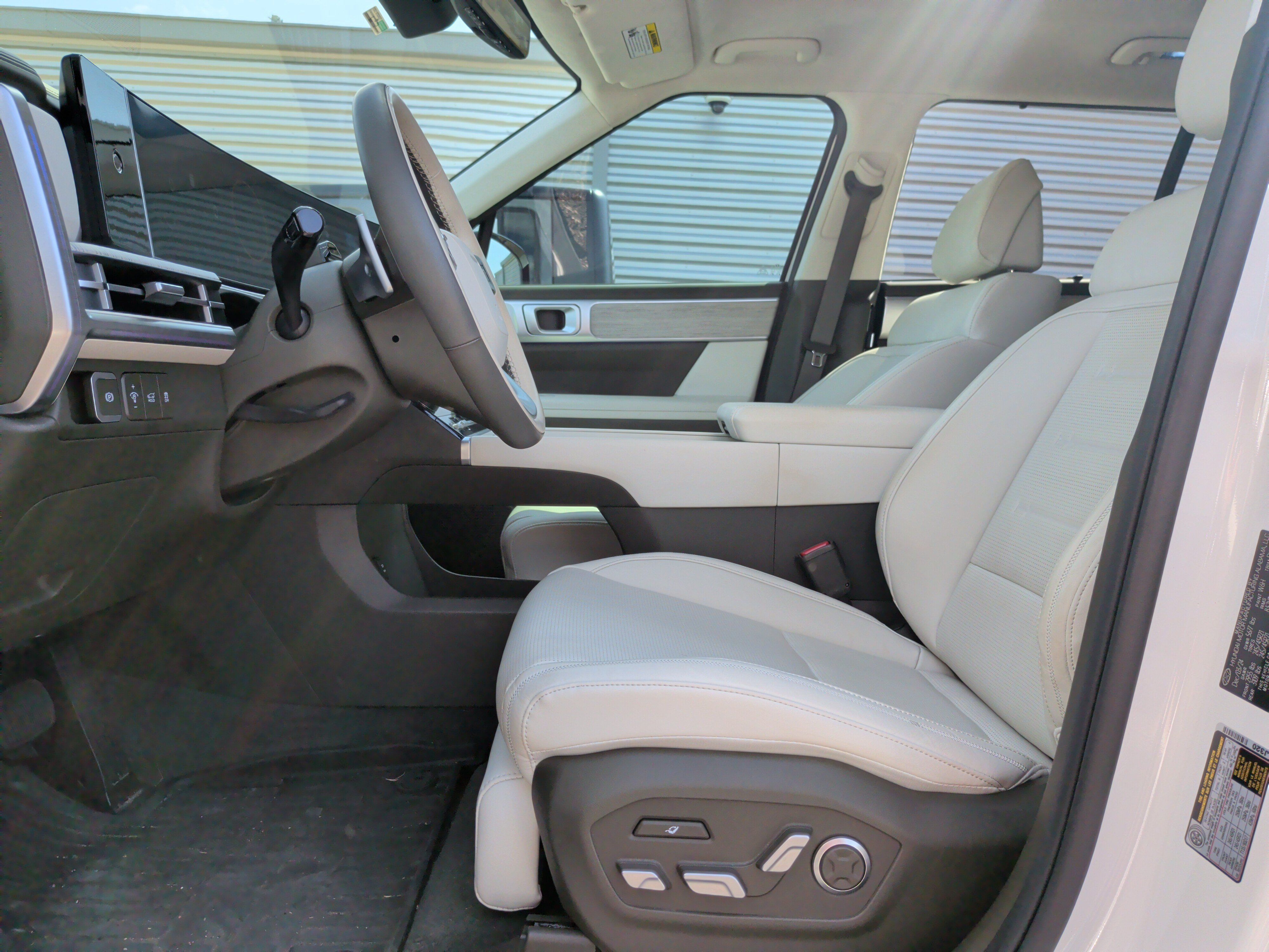Used 2025 Hyundai Santa Fe Calligraphy AWD/4WD image 16