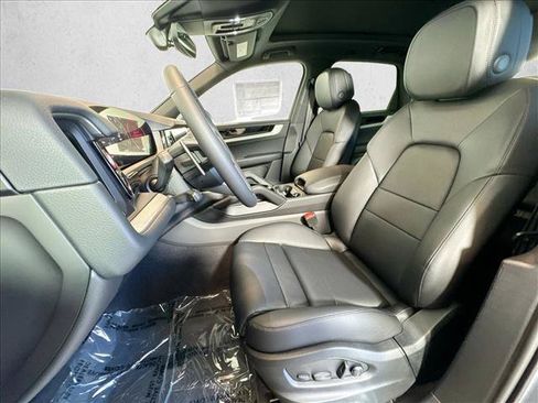 Used 2026 Porsche Cayenne AWD/4WD image 5