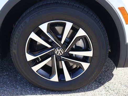 Certified 2023 Volkswagen Tiguan S image 9