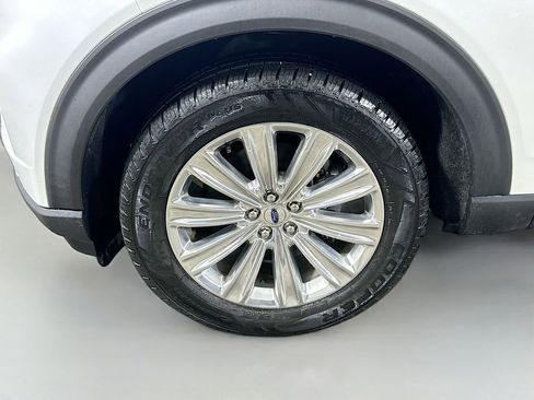Used 2021 Ford Explorer Limited w/ Hybrid Equipment Group 310A AWD/4WD image 8
