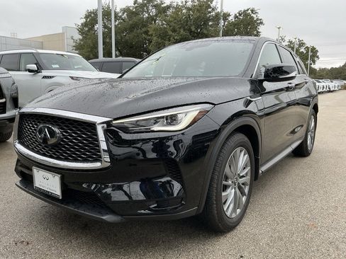 Certified 2025 INFINITI QX50 Pure image 4