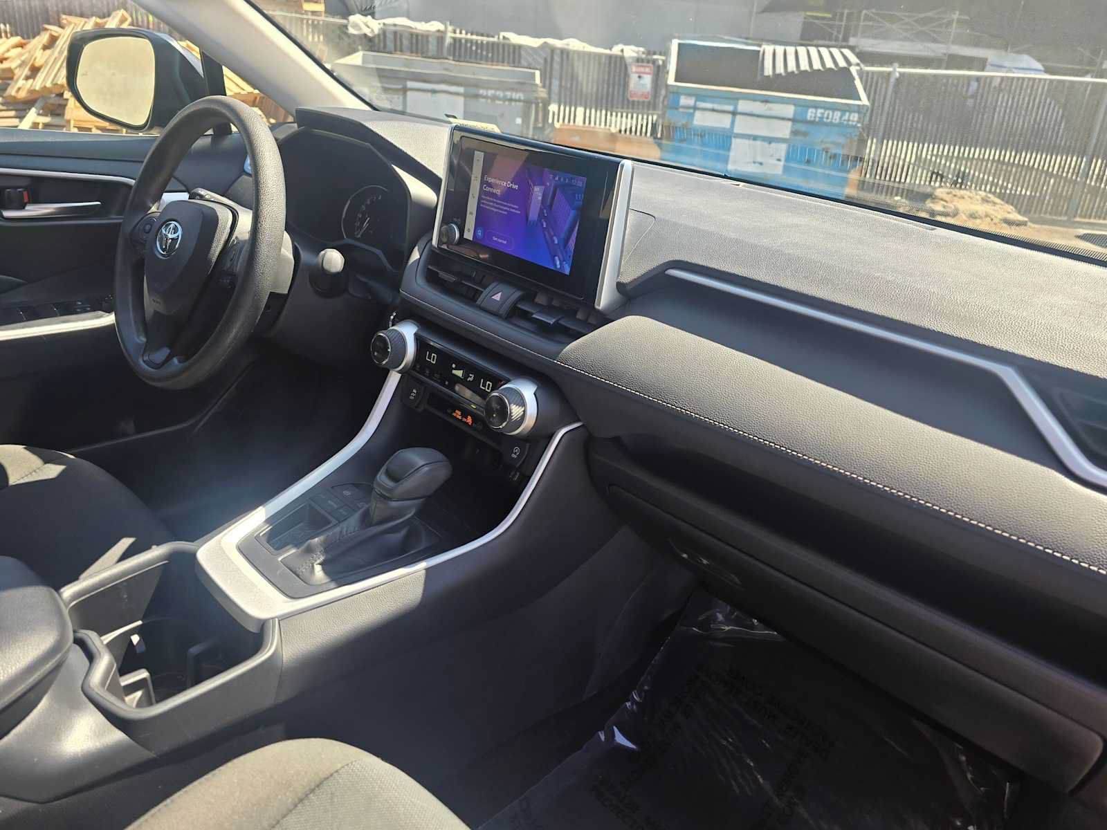 Used 2025 Toyota RAV4 XLE FWD image 11