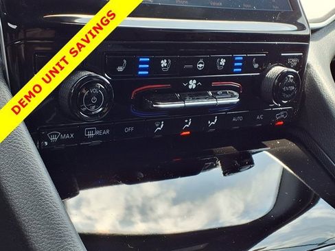 New 2025 Jeep Grand Cherokee L Limited w/ Luxury Tech Group II image 9