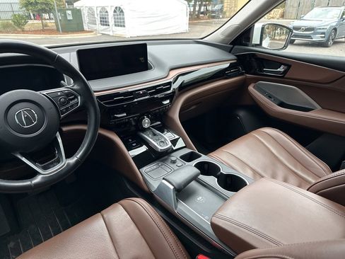 Used 2023 Acura MDX SH-AWD w/ Technology Package image 17