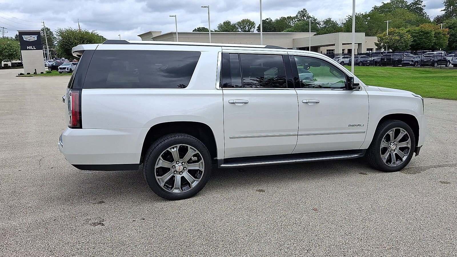 Used 2018 GMC Yukon XL Denali w/ Open Road Package AWD/4WD image 9