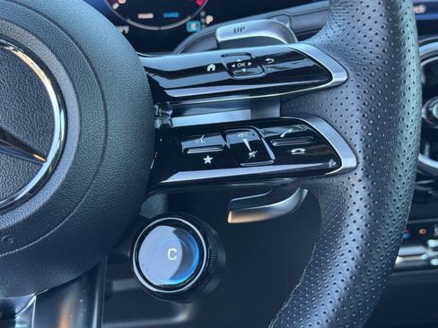 Certified 2025 Mercedes-Benz GLB 35 AMG 4MATIC image 27