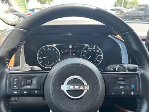 Used 2022 Nissan Pathfinder Platinum w/ Lighting Package (N93) AWD/4WD image 31