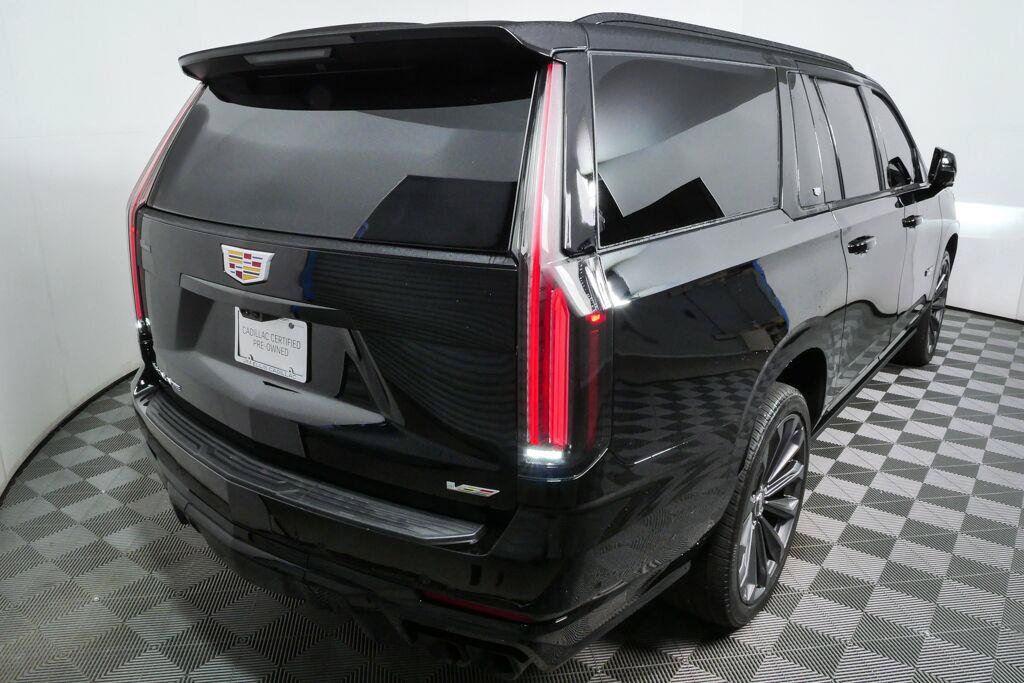 Certified 2026 Cadillac Escalade ESV V AWD/4WD image 3