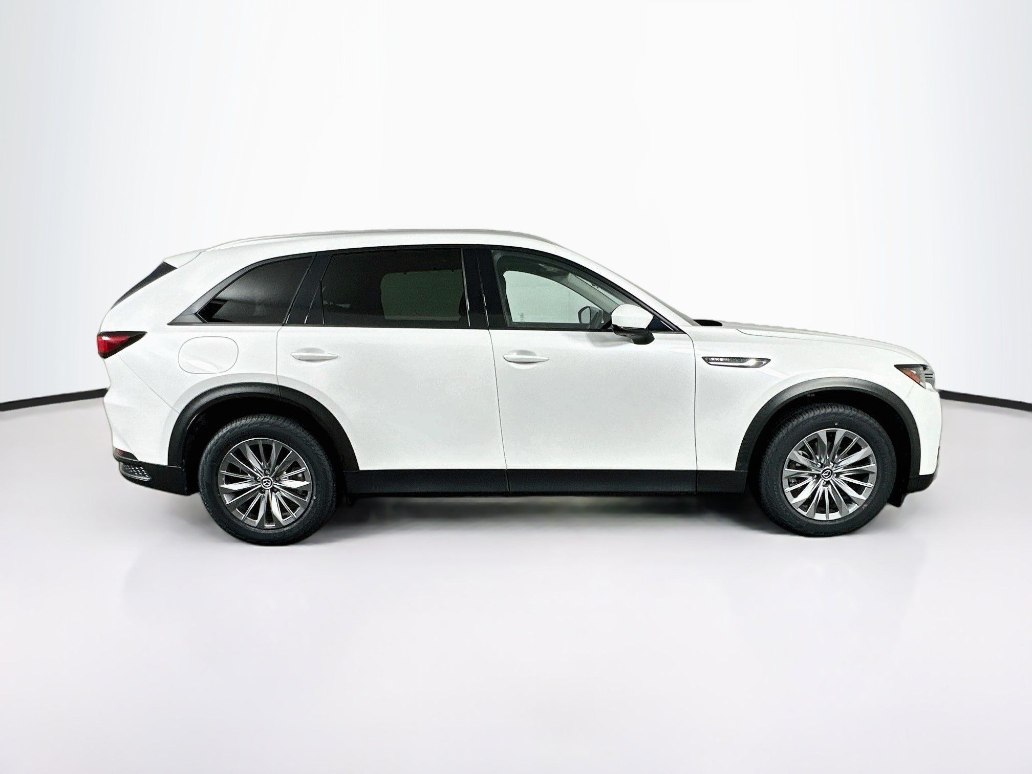 Used 2024 MAZDA CX-90 Plug-In Hybrid w/ Preferred AWD/4WD image 10