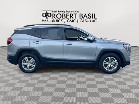Used 2024 GMC Terrain SLE AWD/4WD image 9