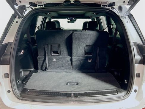 Used 2024 Jeep Grand Cherokee L Limited w/ Luxury Tech Group II image 23